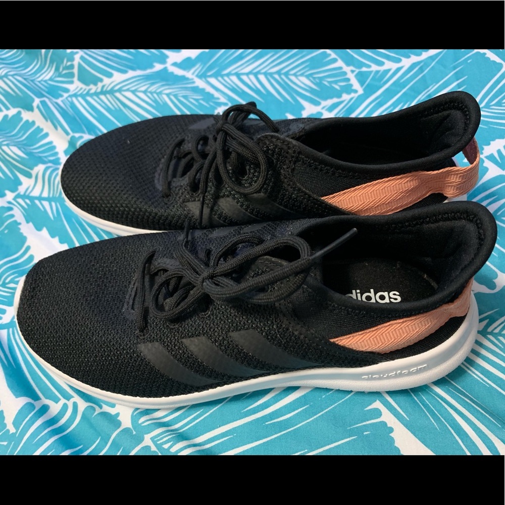 🌺Adidas Cloudfoam🌺